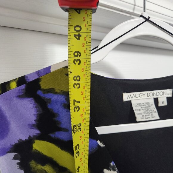 Maggy London size 6 Floral Tunic V-Neck Dress with Belted Waist Detail - Picture 7 of 7